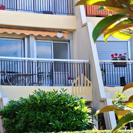 Poseidon Apartment *