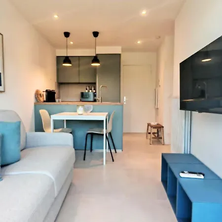 Poseidon Apartment *